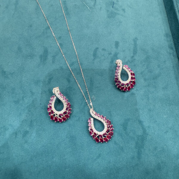 Ruby Flame Necklace Set