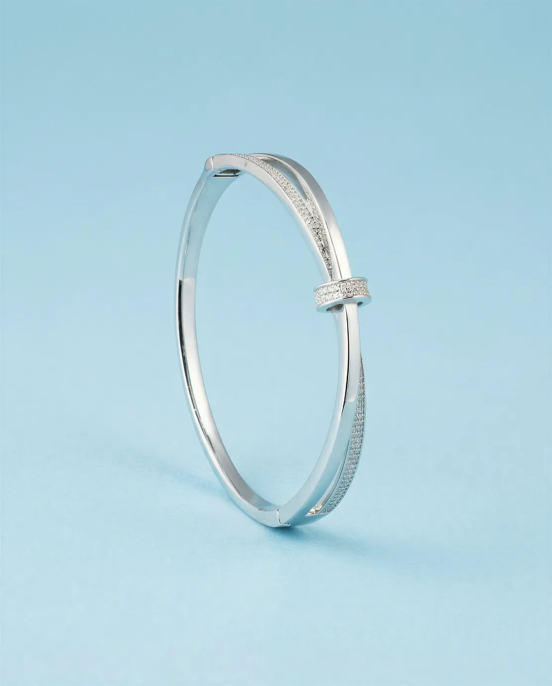 VJ07.1 Nova Flex Diamond Bangle - Image 1